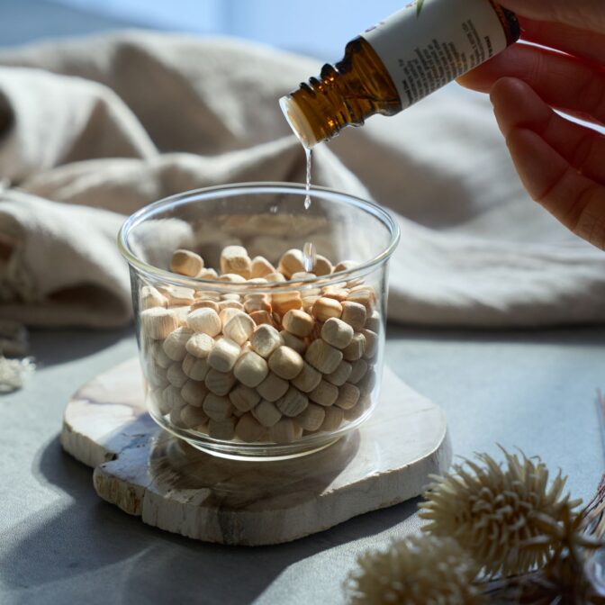 エッセンシャルオイルを垂らして空間の香りつけに