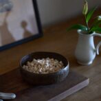 トレーに入れて玄関や靴箱、気になる場所に